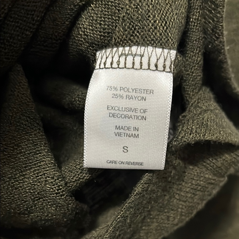 New York and Company Olive Green Top - Picture 3 of 5